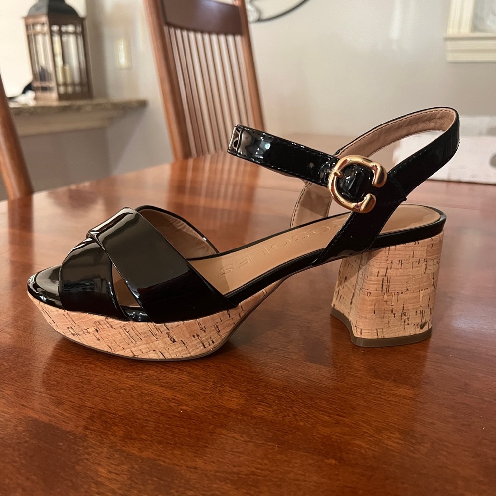 Aerosoles Platform sandal heel